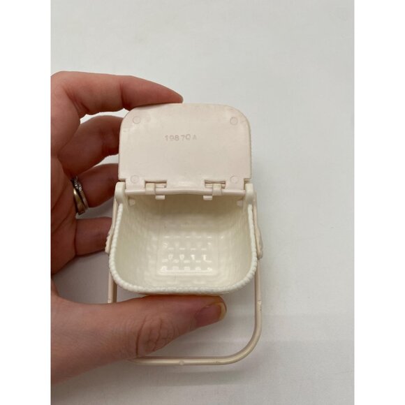 Retro 1987 Mattel Barbie Dollhouse Pretty Treasures White Picnic Basket - Picture 5 of 6